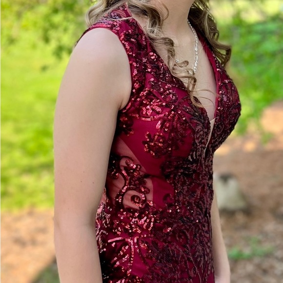 Ritzee Prom Dark Red Sparkle Dress Size 2 - Picture 9 of 9